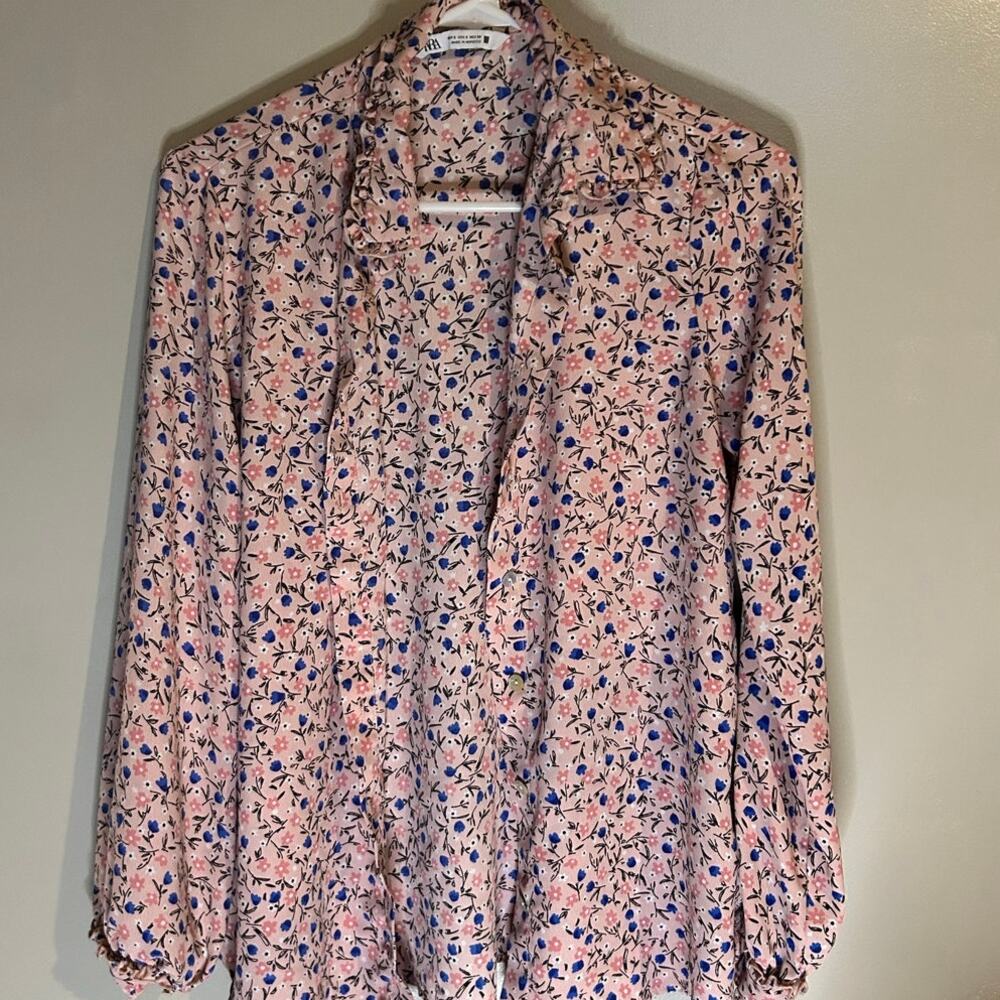 Zara Pink Floral Print Chiffon Button Up Size Small